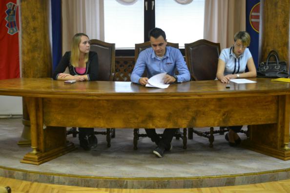 Savjet mladih Grada  Novske organizirao tribinu o stipendiranju 
