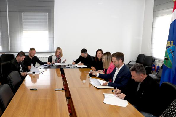 Nove obrtničke radnje – sedam poduzetnika početnika dobili potpore HZZ-a i Grada Novske