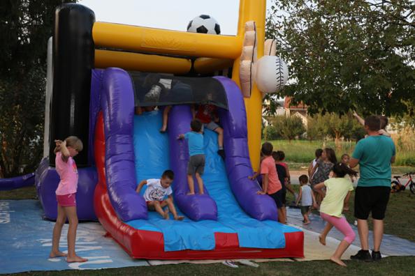 Uklade, kvart za upoznavanje, druženje i zabavu  – kvartovska zabava za djecu, roditelje i susjede 