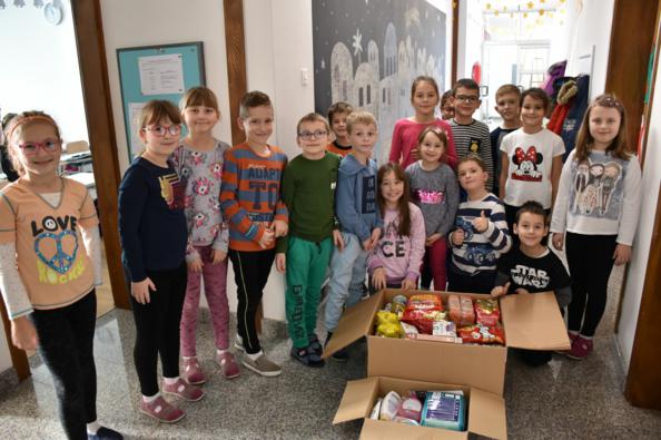 Učenici Katoličke osnovne škole Novska pomogli siromašnima Župe bl.Alojzija Stepinca u Novskoj