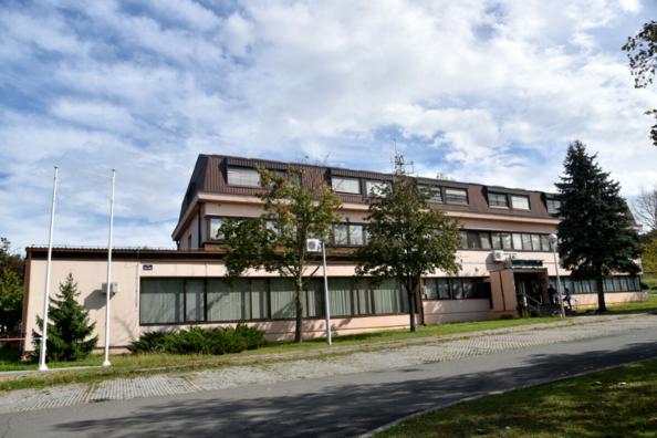 Grad Novska kupuje zgradu INA-e za Učenički dom