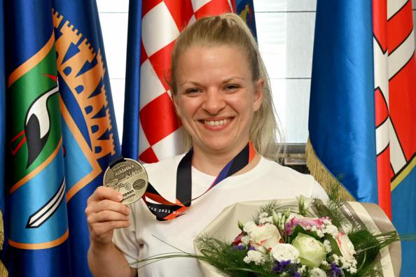 Ponos Novske – Ana Gradečak, novi europski rekord u bacanju kugle otvara put za Japan