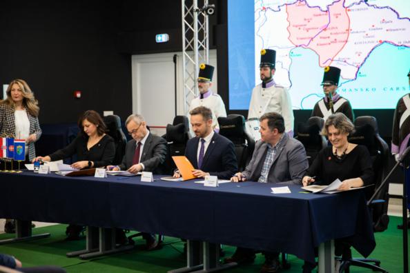 Potpisan sporazum o uspostavi Interpretacijskog centra Vojne granice u budućem hotelu Knopp