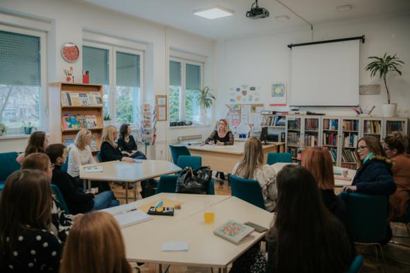 Osnovna škola Novska putem projekta “Zrnce dobrote” oprema dva stana za izbjeglice iz Ukrajine