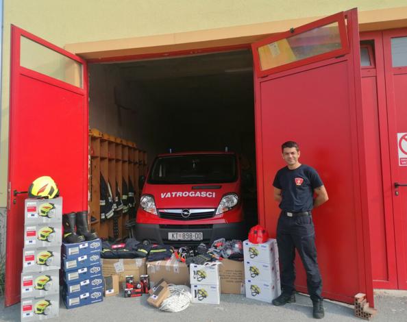 Isporučena vatrogasna oprema, oprema za spašavanje i sigurnosna oprema Dobrovoljnom vatrogasnom društvu Brestača